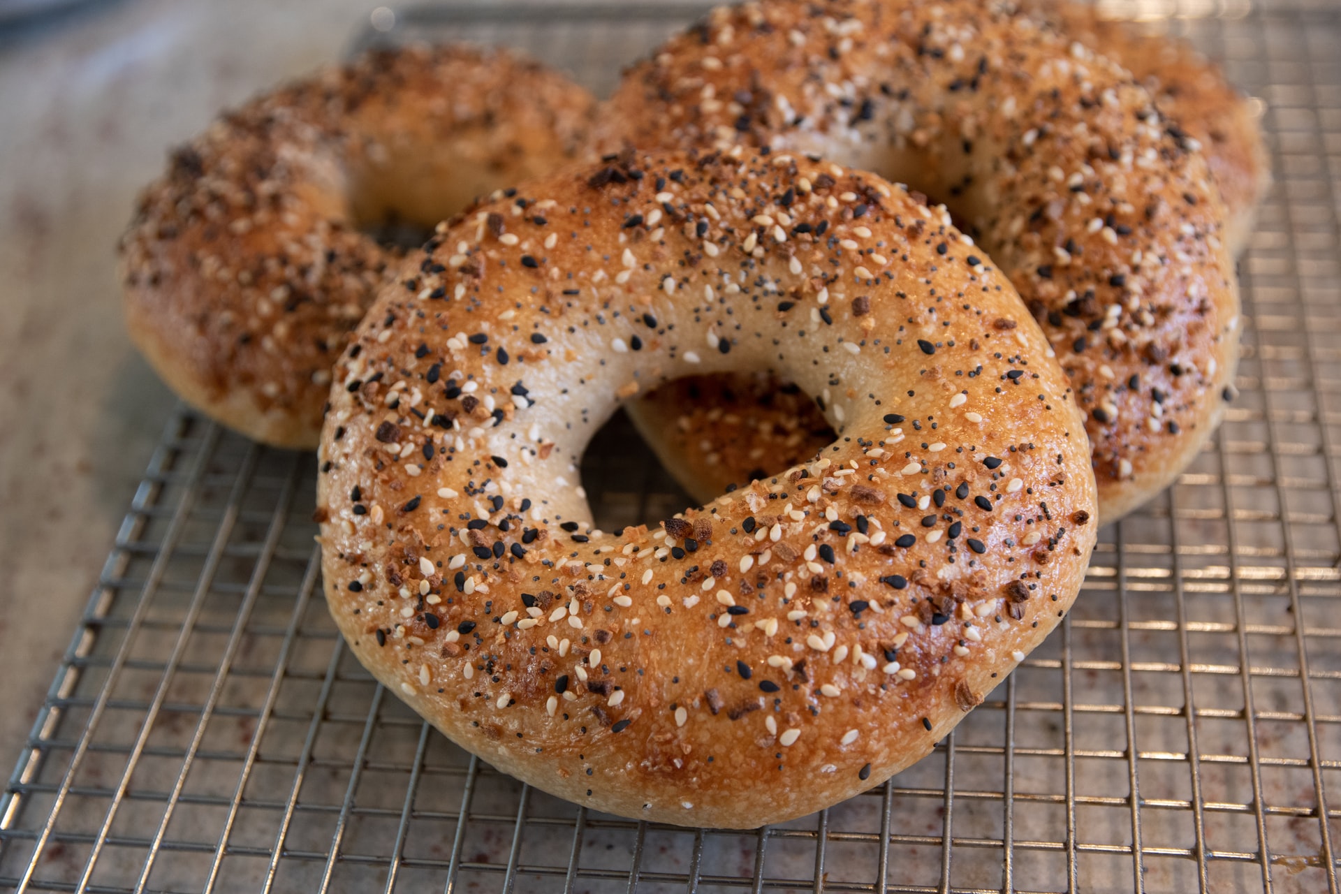 Bagel - Das Hefebrötchen mit Loch in der Mitte, selber machen