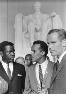 Charles Heston beim Civil-Rights-Marsch, by National Archives at College Park [Public domain]