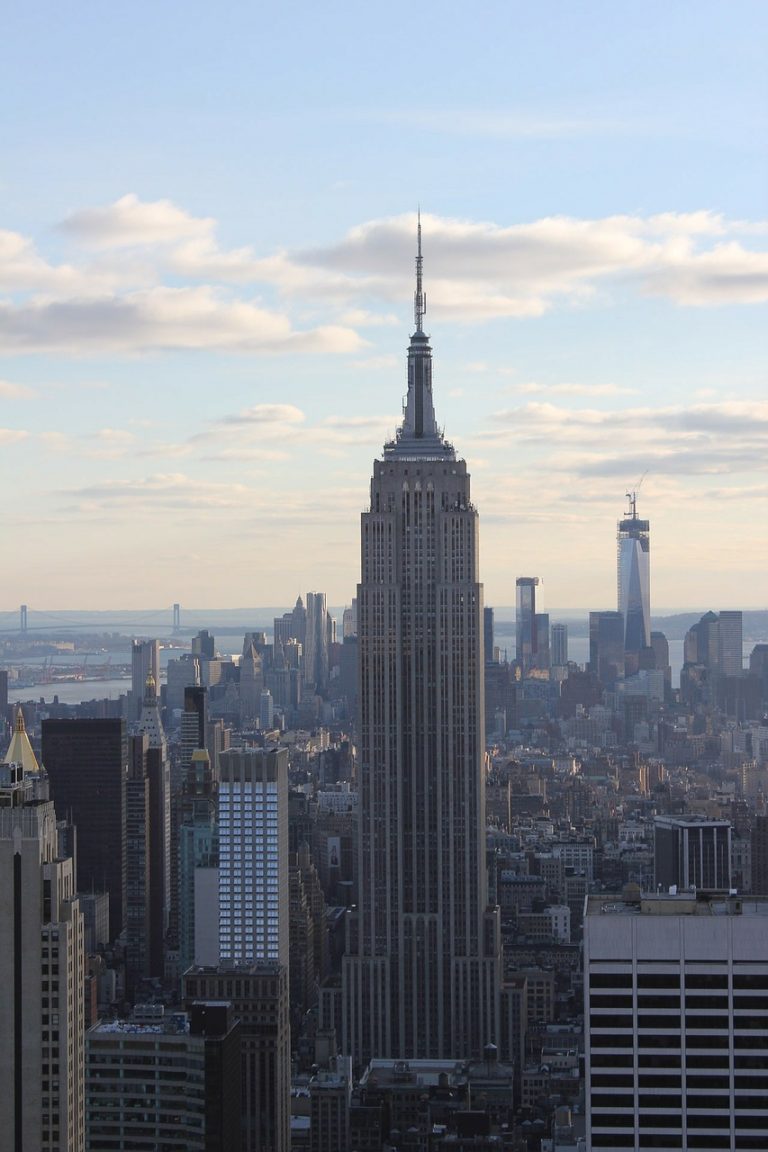 Empire State Building Das berühmte Wahrzeichen New Yorks Empire State Building Das berühmte Wahrzeichen New Yorks