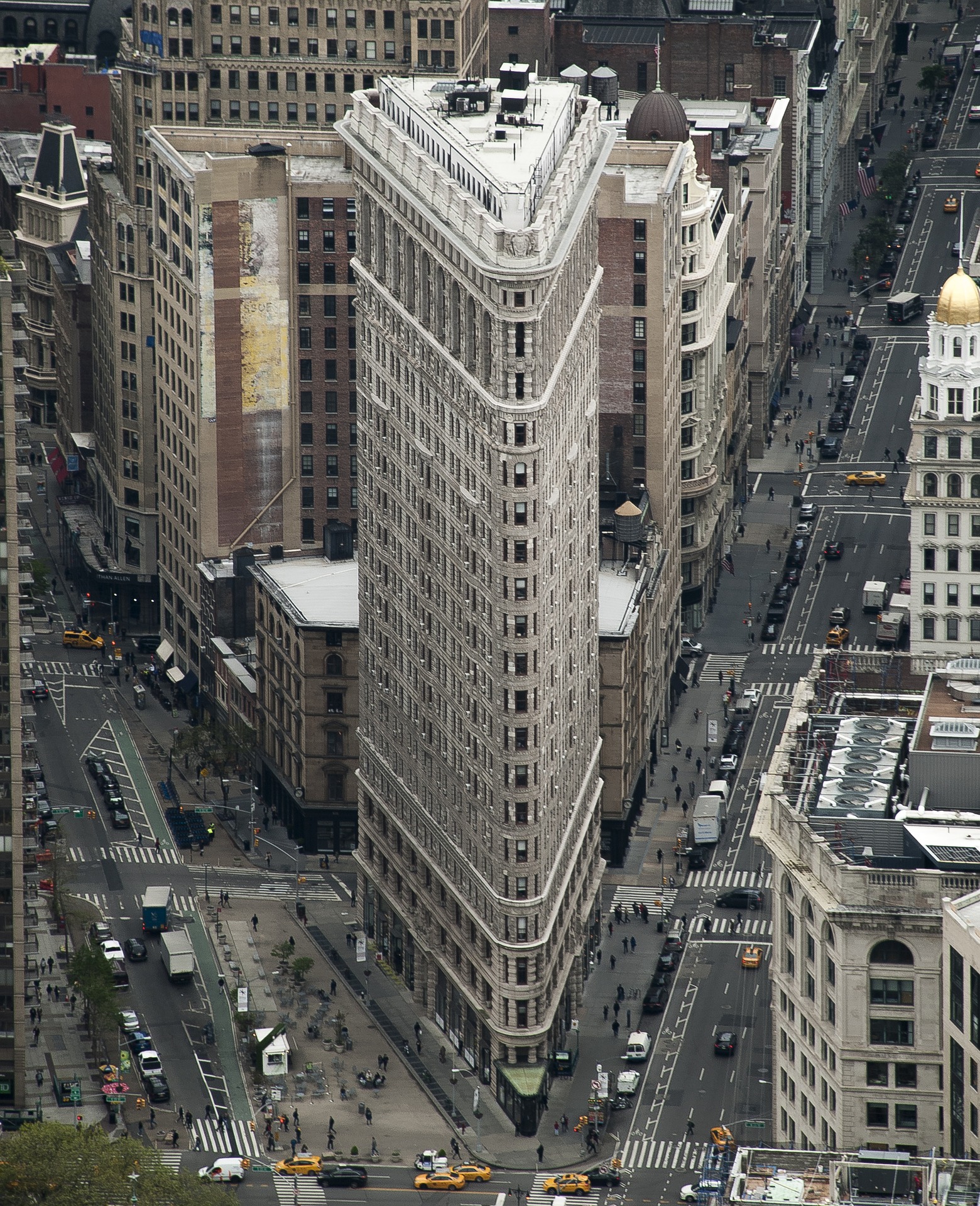 Flatiron Square: A Photographer'S Paradise - bjifmbz