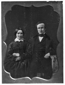 Rutherford B. Hayes mit seiner Ehefrau Lucy Hayes, by Reproduction of daguerreotype [Public domain]
